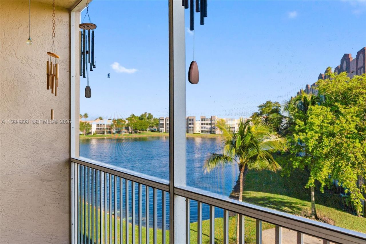 7647 Southampton Ter, Unit 314, Tamarac, FL 33321 Photo