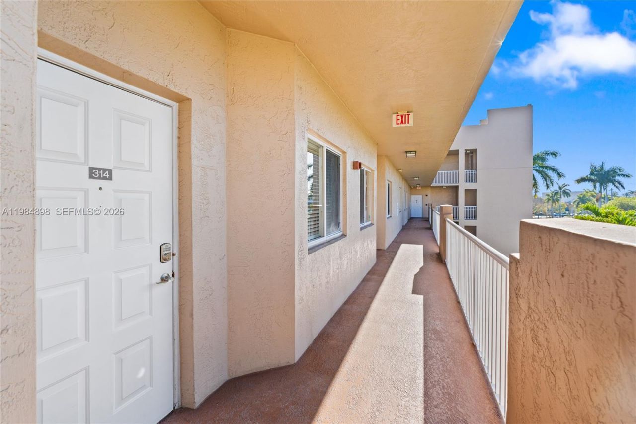 7647 Southampton Ter, Unit 314, Tamarac, FL 33321 Photo