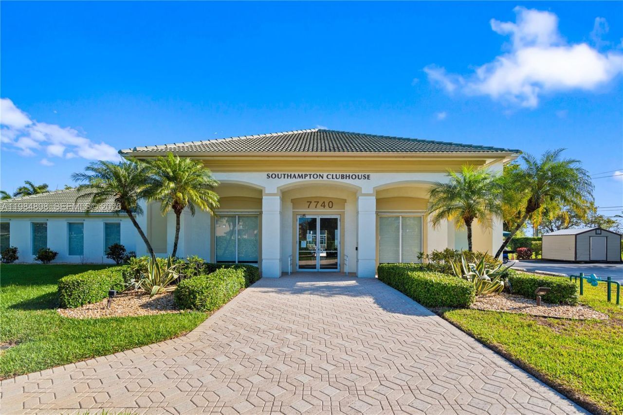 7647 Southampton Ter, Unit 314, Tamarac, FL 33321 Photo