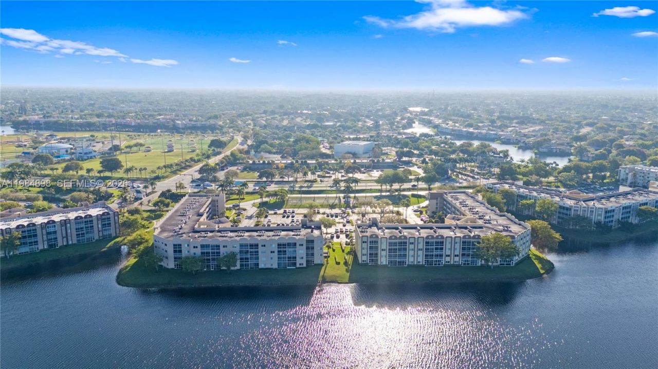 7647 Southampton Ter, Unit 314, Tamarac, FL 33321 Photo