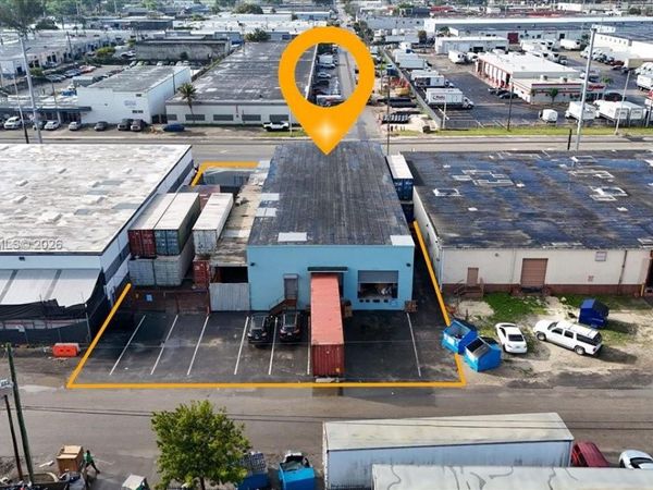 3595 NW 54th St, Hialeah, FL 33142