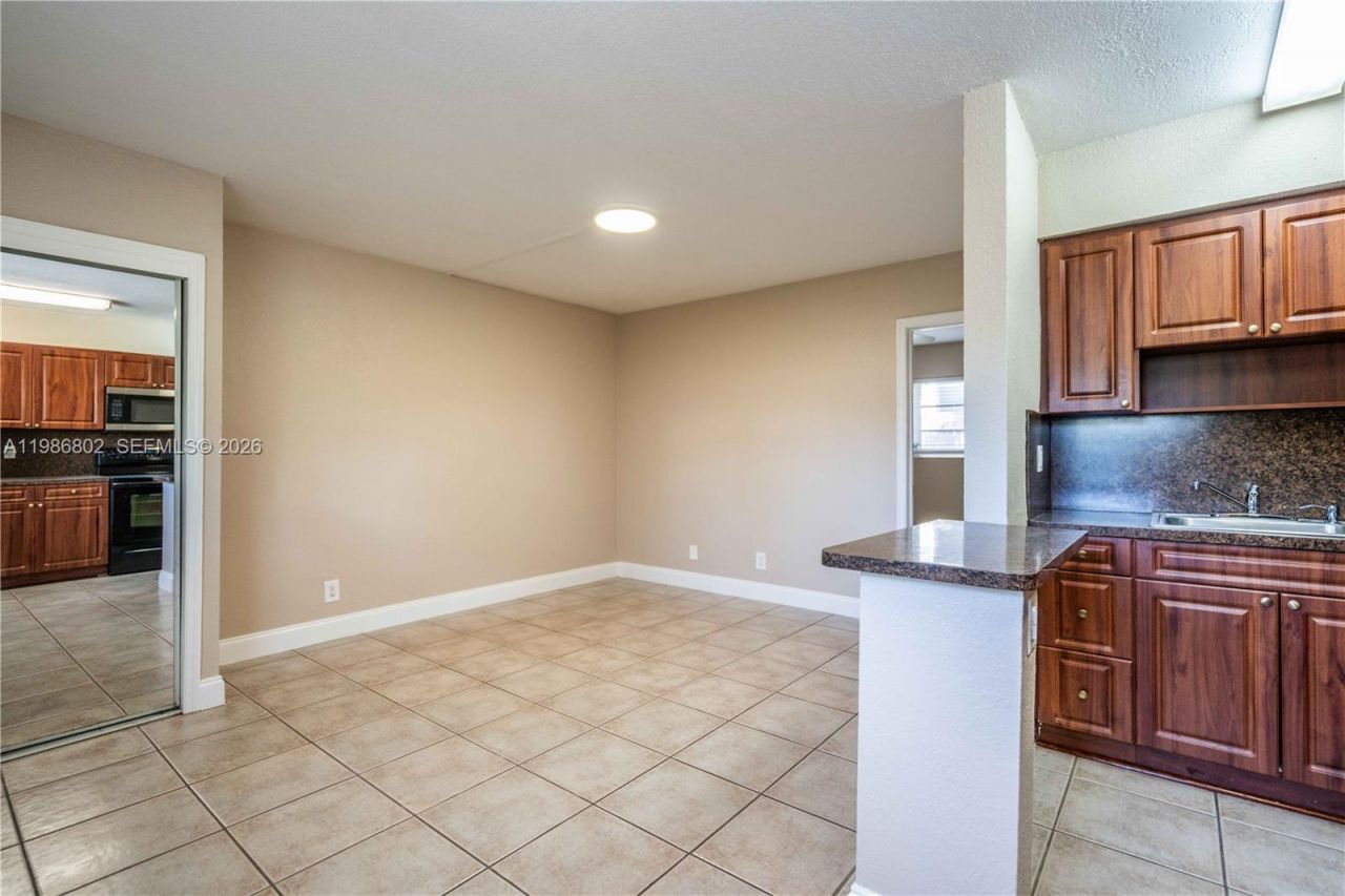 715 NE 6th St, Unit 2, Fort Lauderdale, FL 33304 Photo