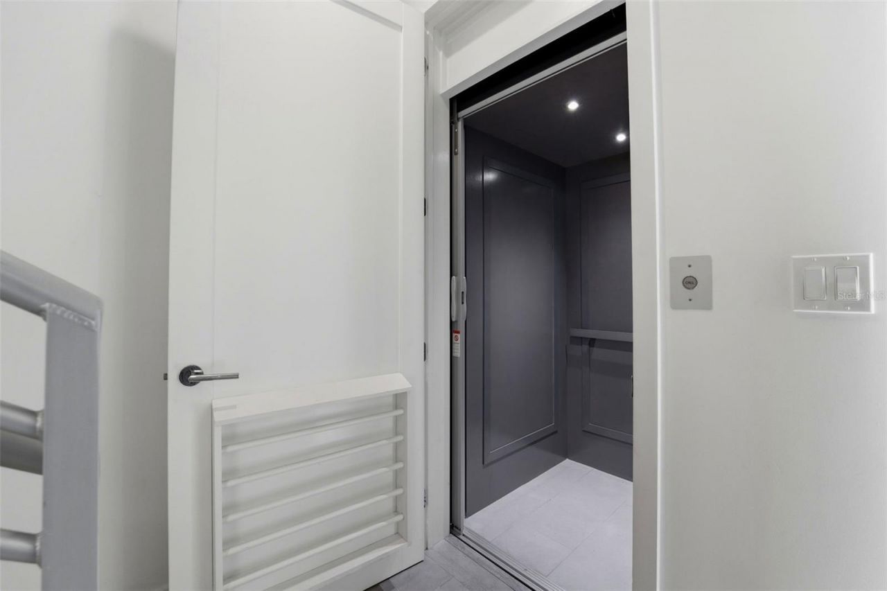 620 Rawls Avenue, Sarasota, FL 34236 Photo