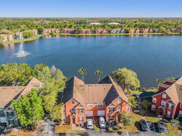 9552 LAKE CHASE ISLAND WAY , Unit 9552, TAMPA, FL 33626