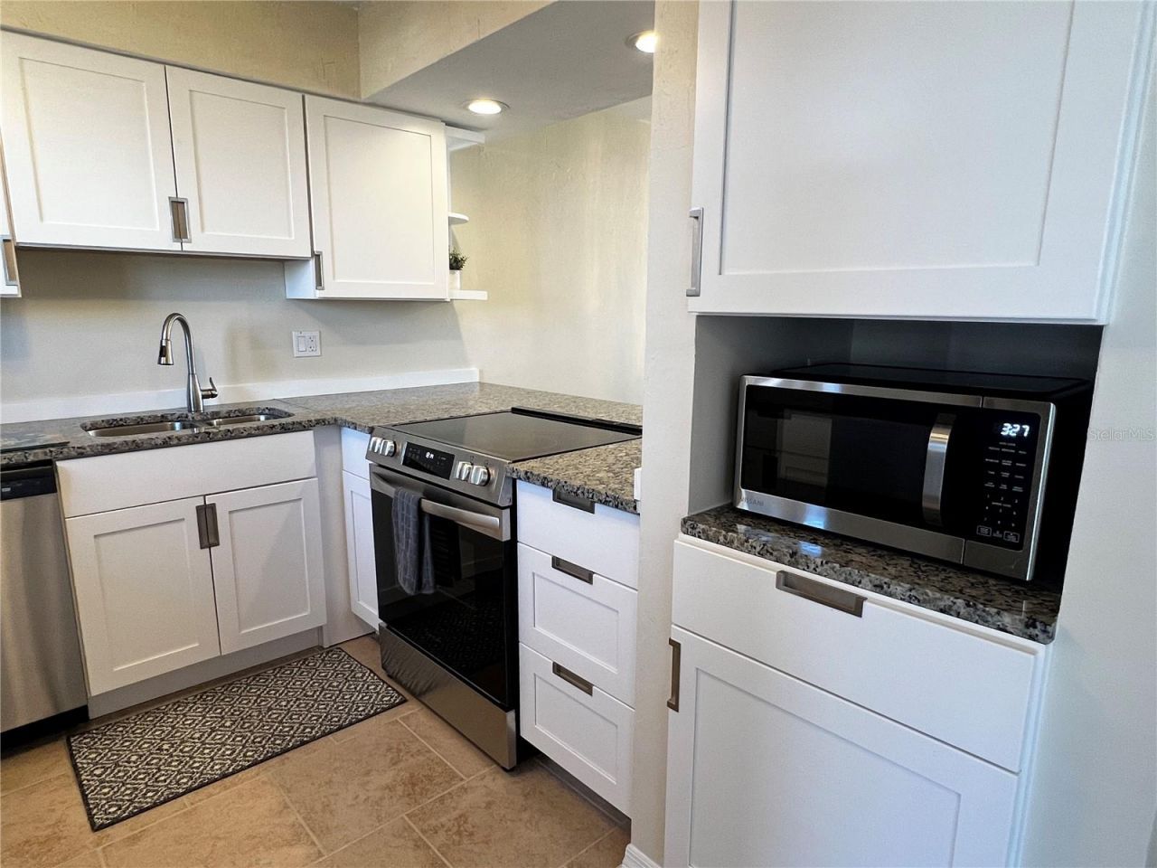 1801 Gulf Drive N, Unit 125, Bradenton Beach, FL 34217 Photo