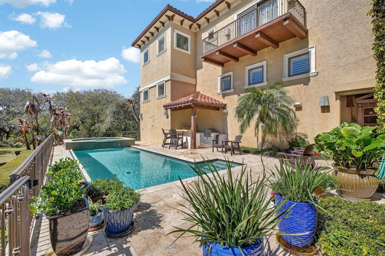 20 Rue Grande Mer, Palm Coast, FL 32137 Photo