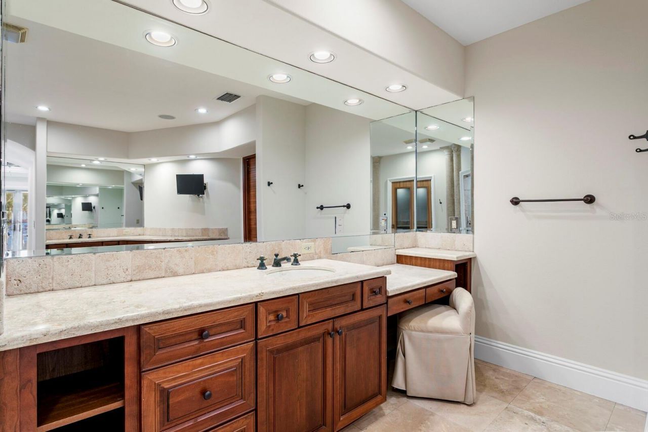 6528 Surfside Boulevard, Apollo Beach, FL 33572 Photo