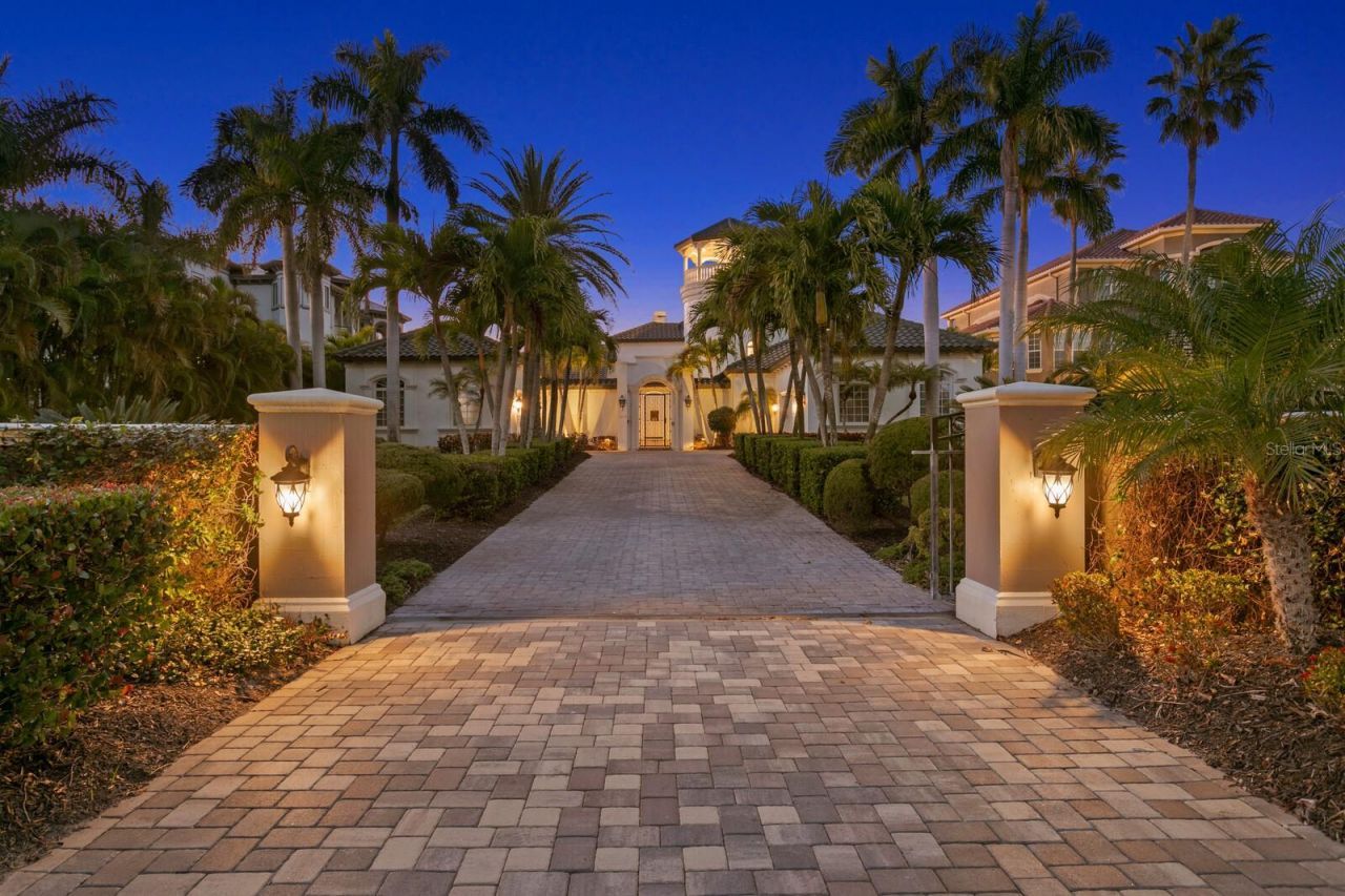 6528 Surfside Boulevard, Apollo Beach, FL 33572 Photo