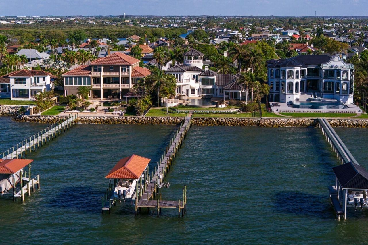 6528 Surfside Boulevard, Apollo Beach, FL 33572 Photo