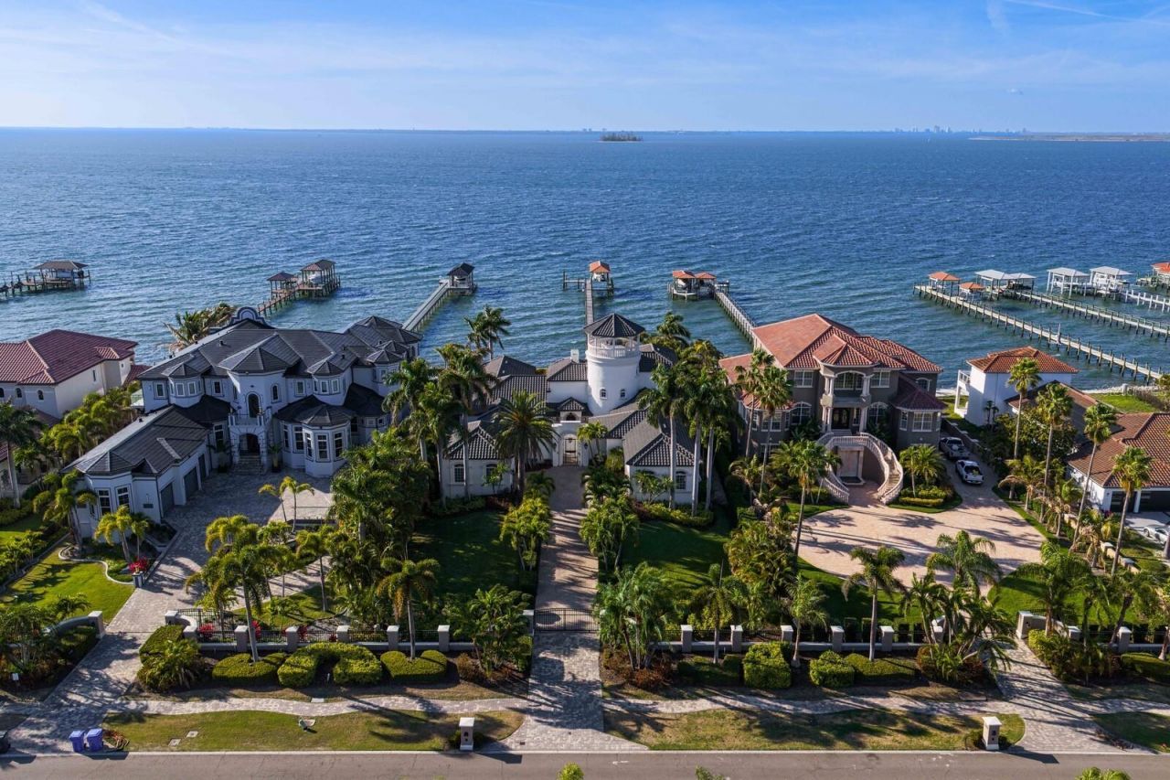 6528 Surfside Boulevard, Apollo Beach, FL 33572 Photo