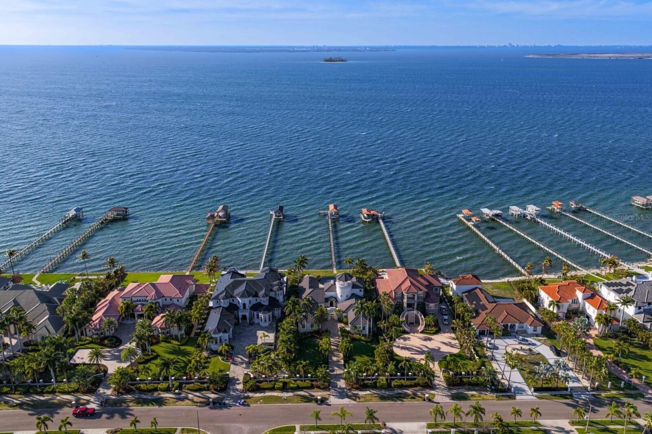 6528 Surfside Boulevard, Apollo Beach, FL 33572 Photo