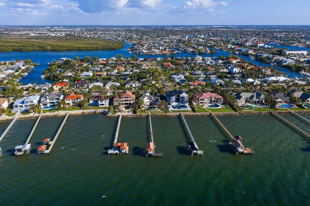 6528 Surfside Boulevard, Apollo Beach, FL 33572 Photo