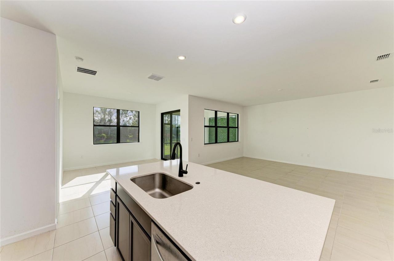 5637 Silverside Pine Court, Bradenton, FL 34211 Photo