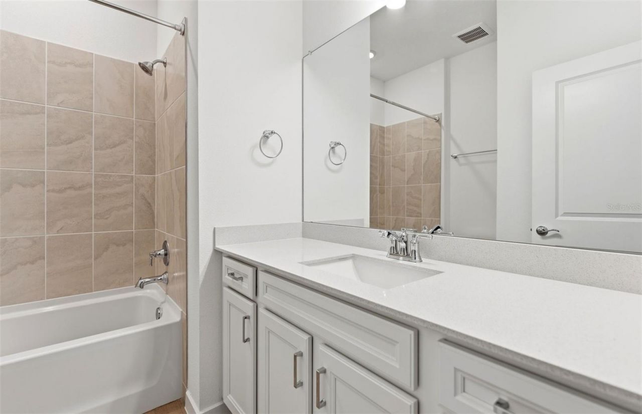 37821 Clinch Circle, Zephyrhills, FL 33540 Photo