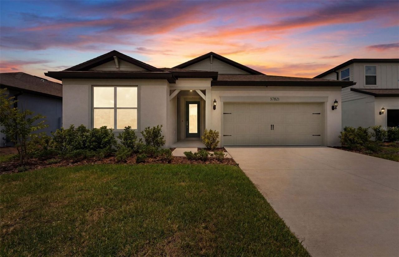 37821 Clinch Circle, Zephyrhills, FL 33540 Photo