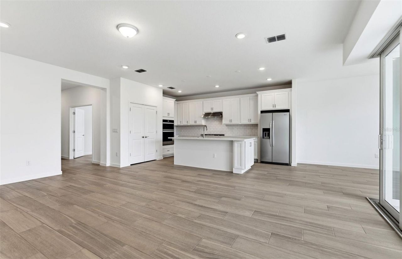 37821 Clinch Circle, Zephyrhills, FL 33540 Photo