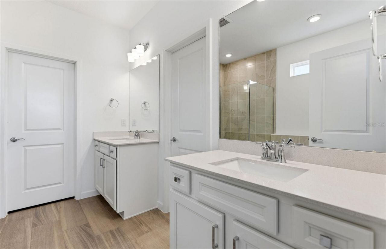 37821 Clinch Circle, Zephyrhills, FL 33540 Photo