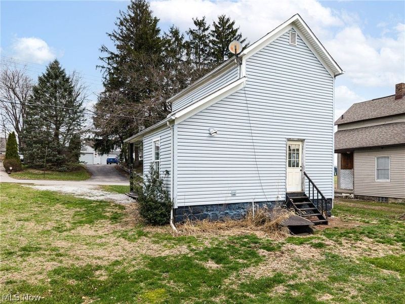 918 Raymond Avenue , Barberton, OH 44203 Photo 3