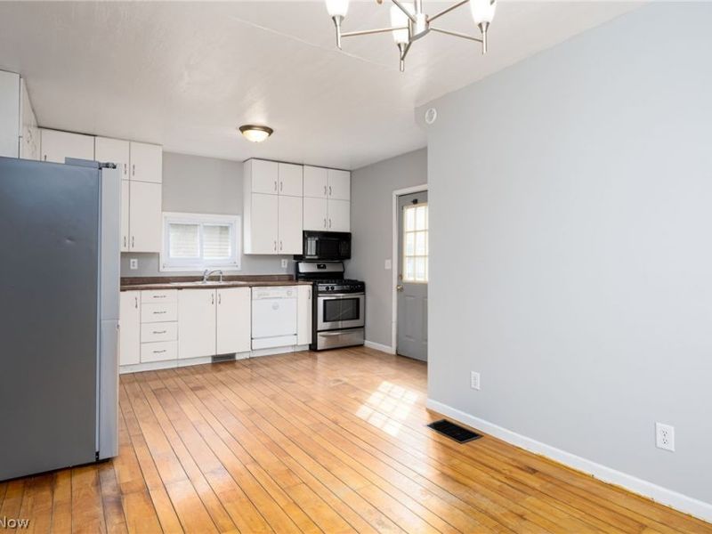 918 Raymond Avenue , Barberton, OH 44203 Photo 9