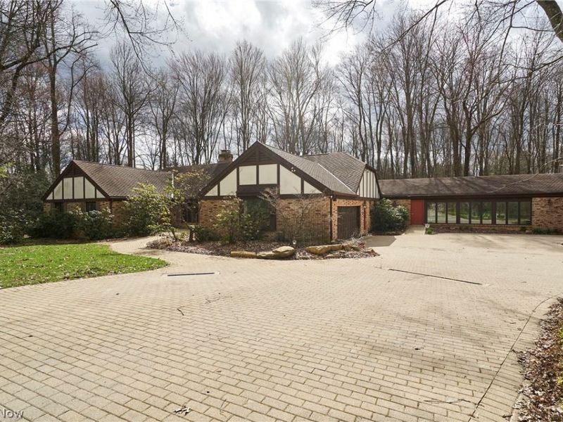 1000 Woodhaven Boulevard , Akron, OH 44333 Photo 4