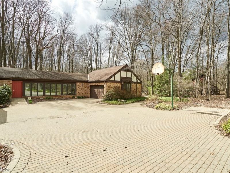 1000 Woodhaven Boulevard , Akron, OH 44333 Photo 5