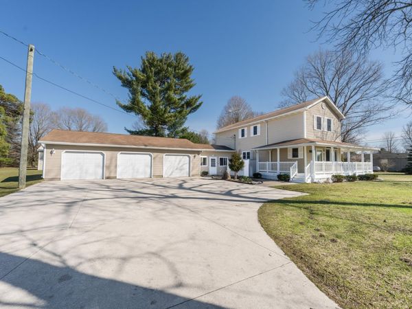 121 CR 687 Street, South Haven, MI 49090