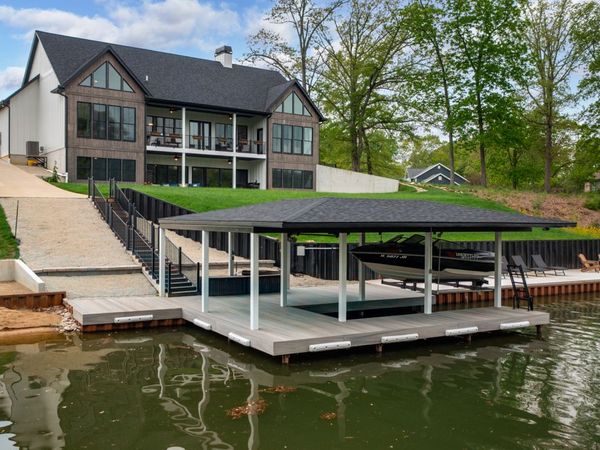 10028 E Pineridge Drive, Effingham, IL 62401