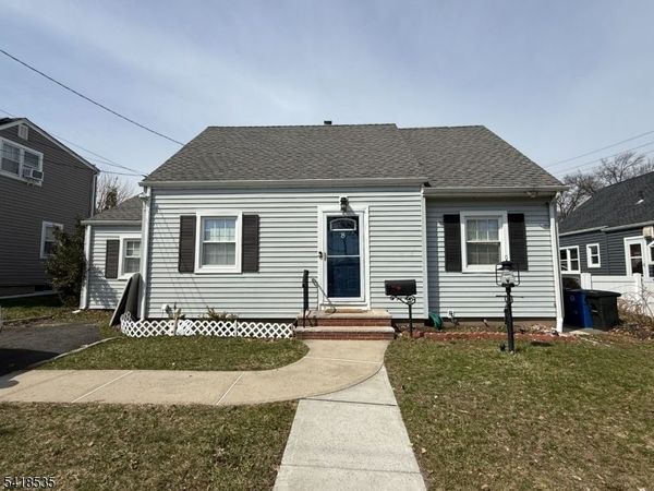 8 Orchard Dr, Clifton, NJ 07012