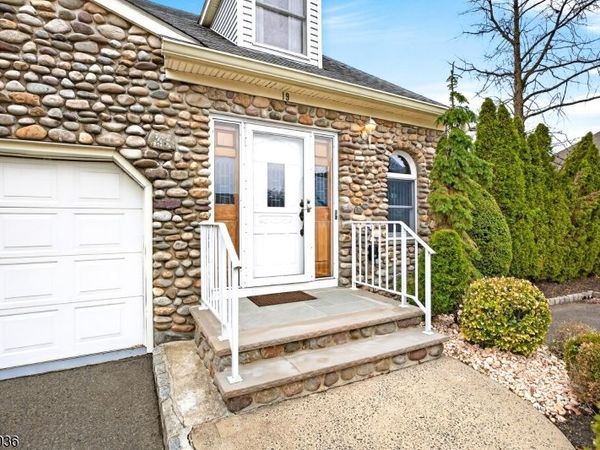 675 Raritan Rd, Clark, NJ 07066