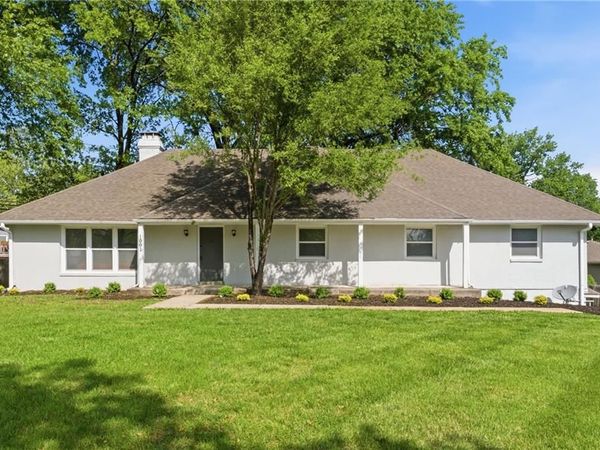 1001 Tam Oshanter Drive, Kansas City, MO 64145