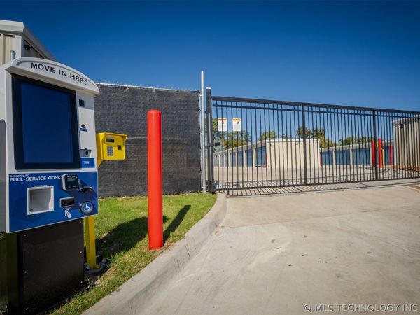 1535 S Memorial Drive , Tulsa, OK 74112