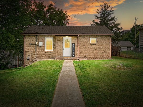 1216 Vine St , Clarksville, TN 37040