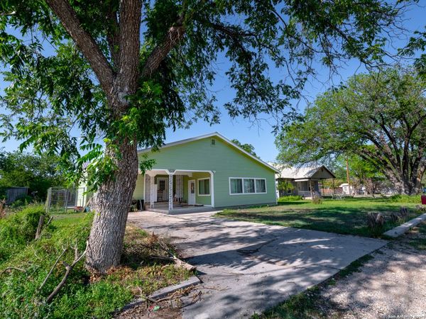 1510 llano, Junction, TX 76849