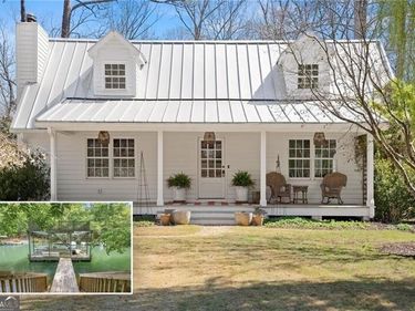 6135 White Oak Drive, Flowery Branch, GA 30542