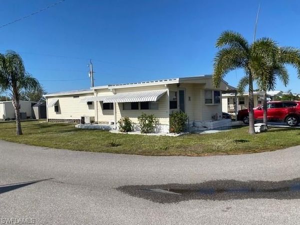 2727 Indianwood DR, NORTH FORT MYERS, FL 33917