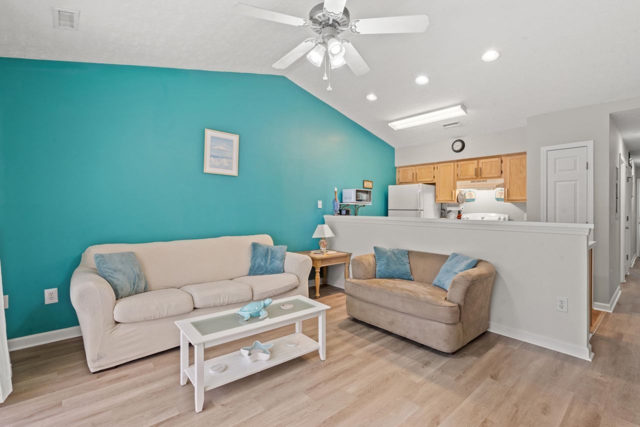 615 Tupelo Ln. Photo 6