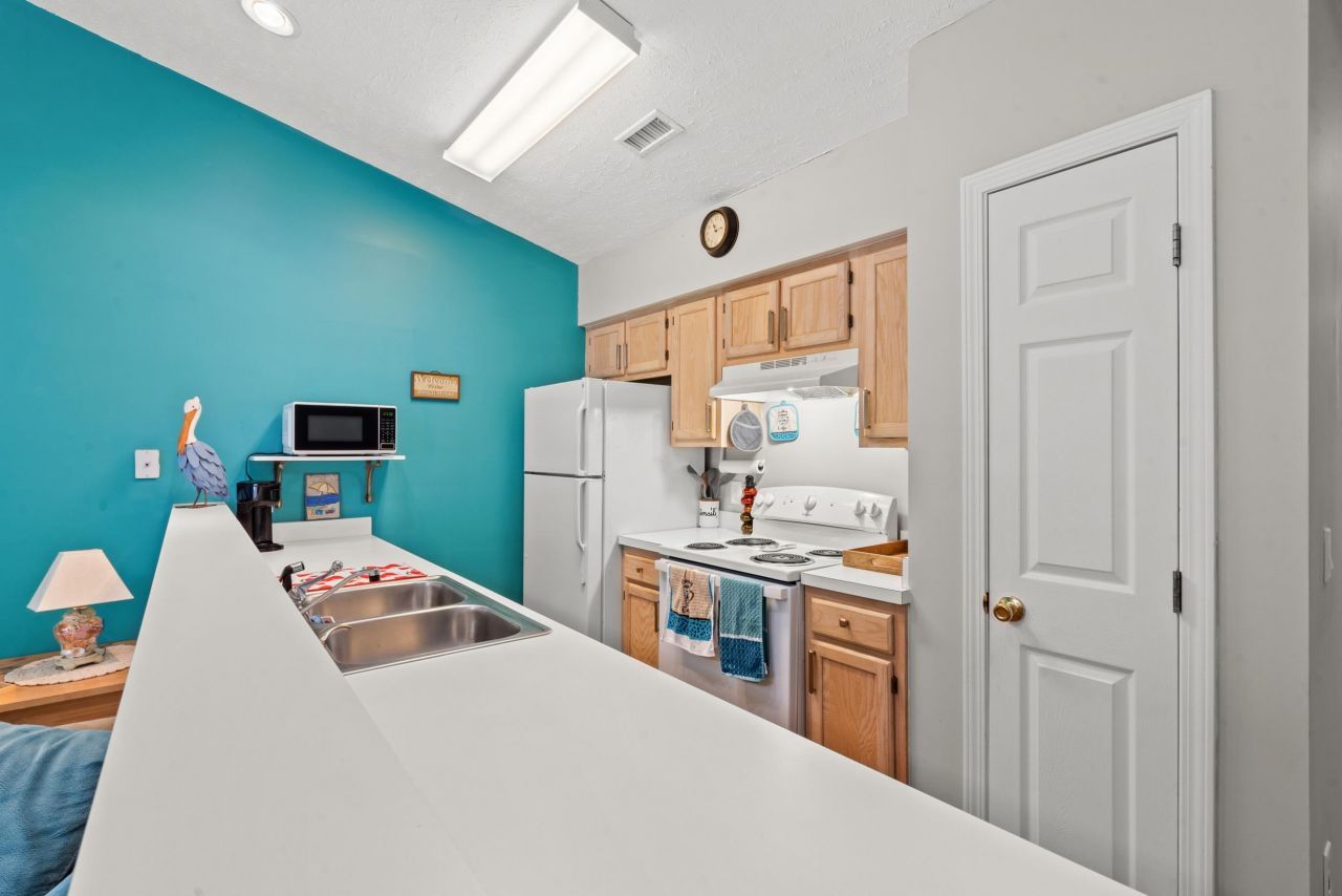 615 Tupelo Ln. Photo 8