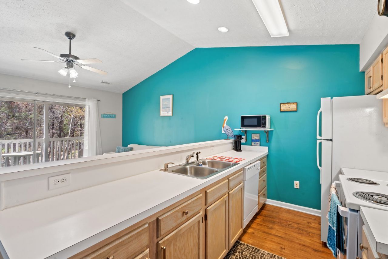 615 Tupelo Ln. Photo 9