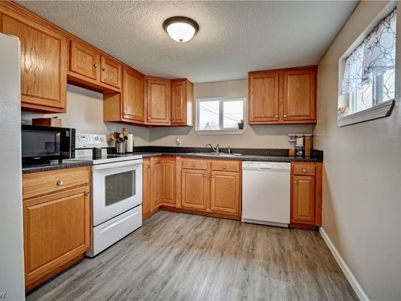 254 1st Street SE, Brewster, OH 44613 Photo 8