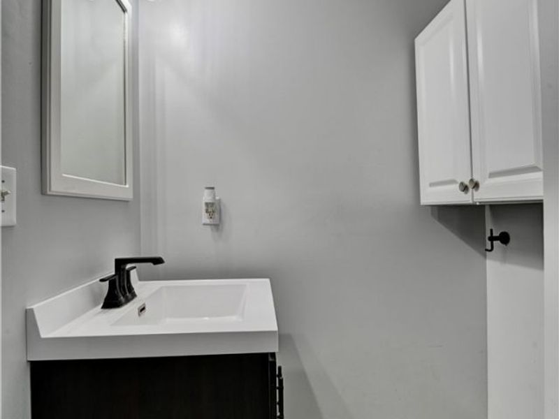 254 1st Street SE, Brewster, OH 44613 Photo 9