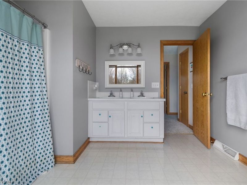 10075 Waterford Trail, Chagrin Falls, OH 44023 Photo 26