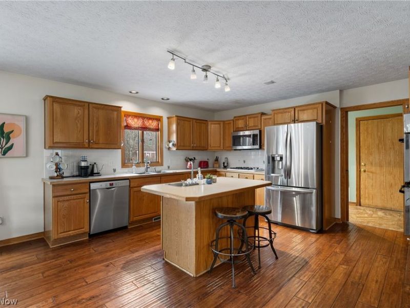 10075 Waterford Trail, Chagrin Falls, OH 44023 Photo 8