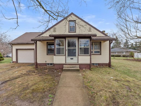 515 Maumee Street, Jonesville, MI 49250