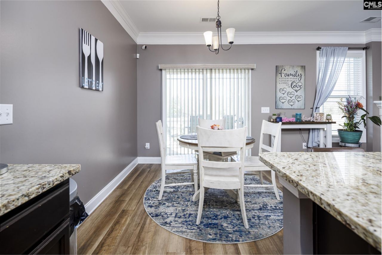 823 Adelaide Road  Photo 10