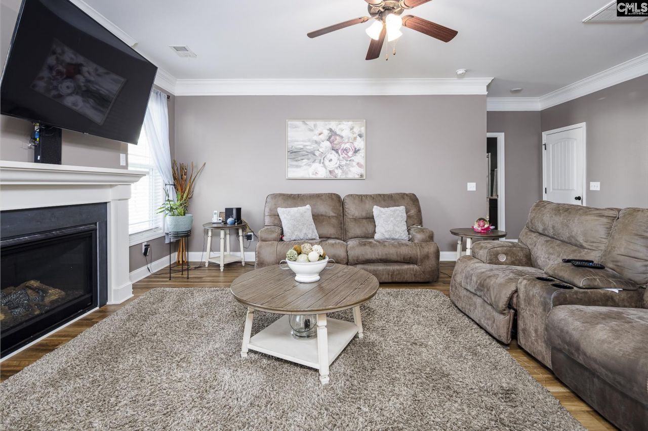 823 Adelaide Road  Photo 13