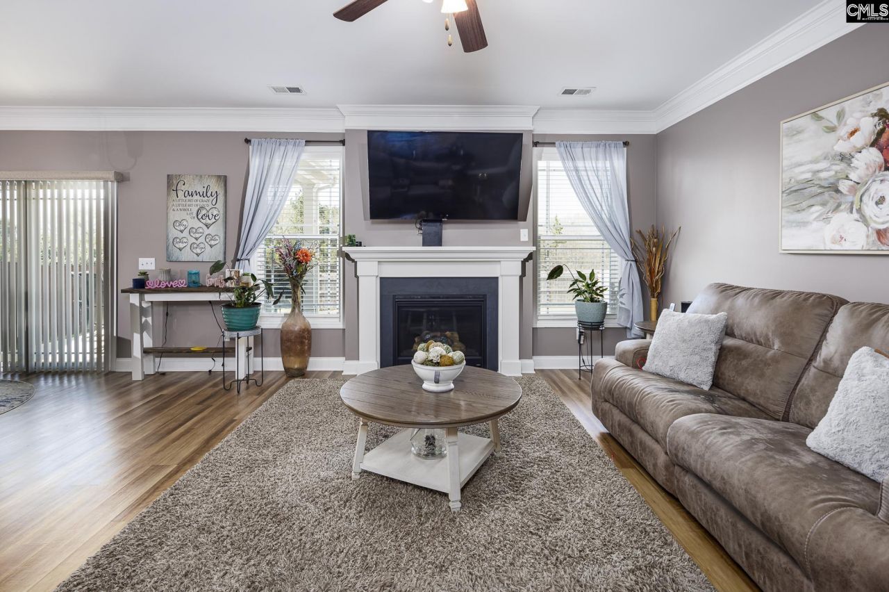 823 Adelaide Road  Photo 14