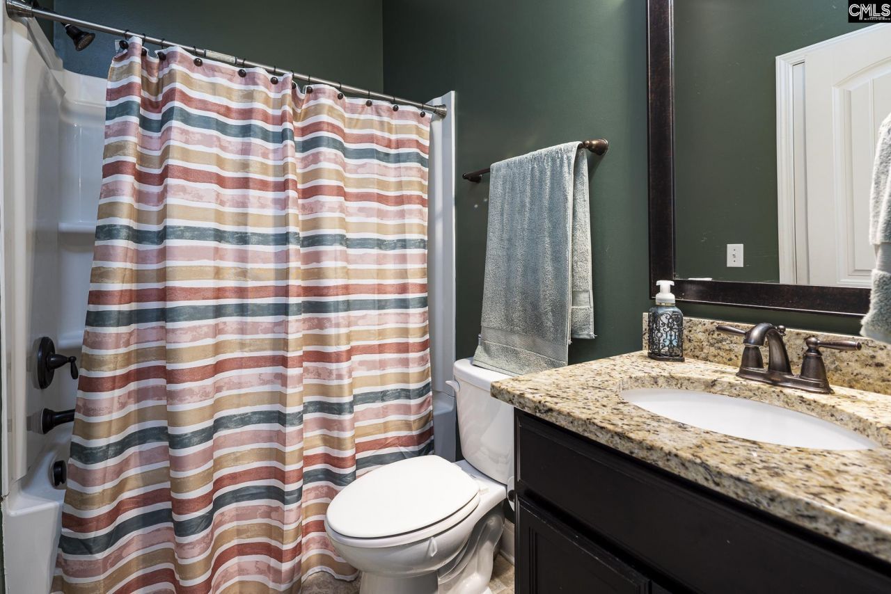 823 Adelaide Road  Photo 16