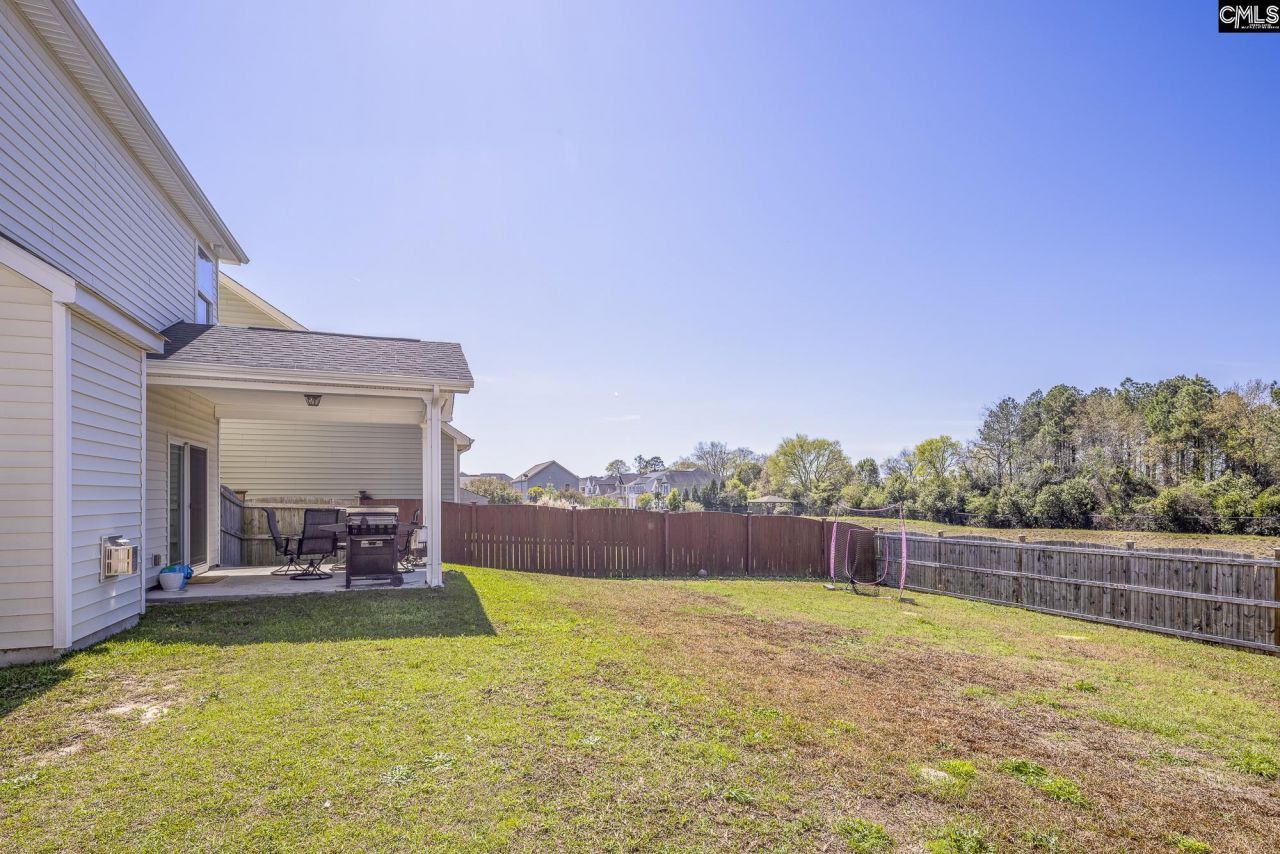 823 Adelaide Road  Photo 31