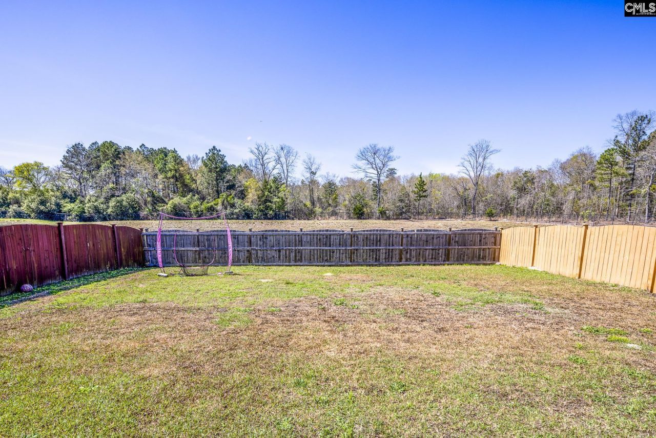 823 Adelaide Road  Photo 34