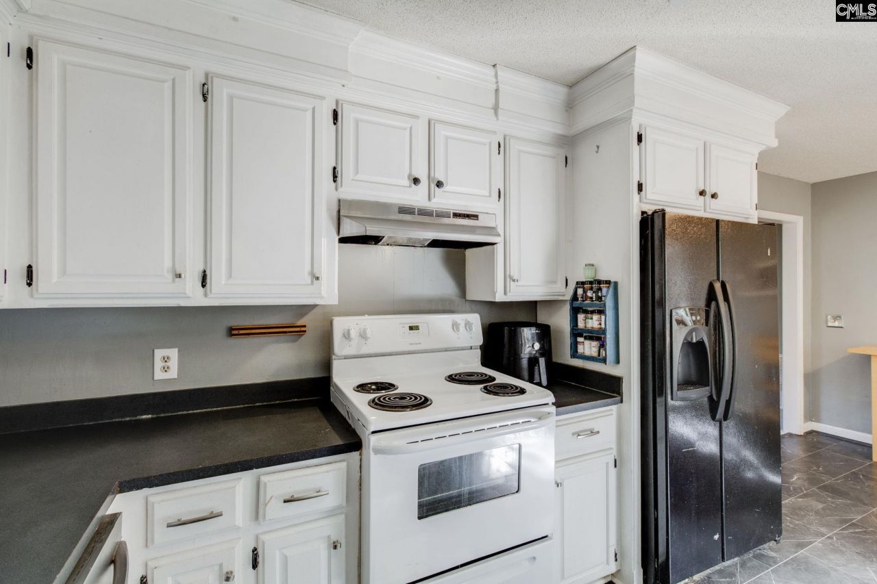 2 Woodshaw Court  Photo 10